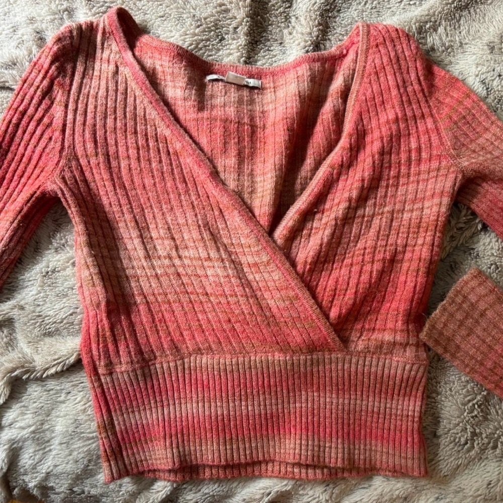 American Eagle Outfitters V-Neck Ribbed Sweater - Red Ombre